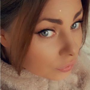 Welcome to our Closet! Our BAM is She Shed Chic! Come Check us out! 🎁❤️